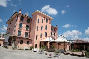 Front of property - Hotel Leon (San Giovanni Rotondo)