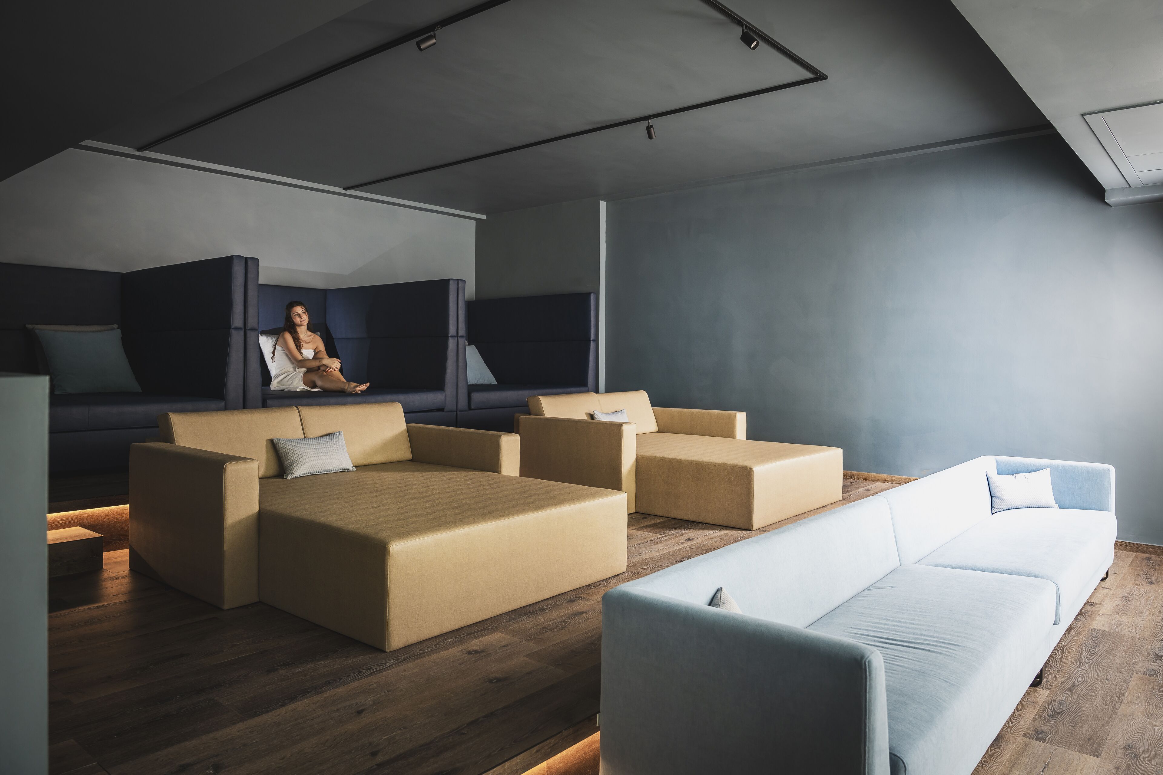 Salas para tratamentos a dois, sauna seca, banheira de hidromassagem