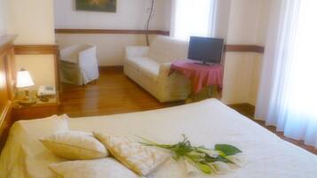 8 Schlafzimmer, hochwertige Bettwaren, Pillowtop-Betten, Minibar