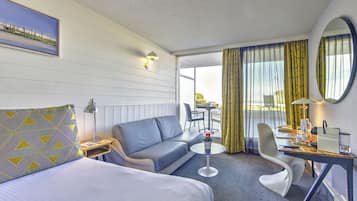 Superior Double Room, Terrace, Sea View | Premium bedding, in-room safe, desk, laptop workspace