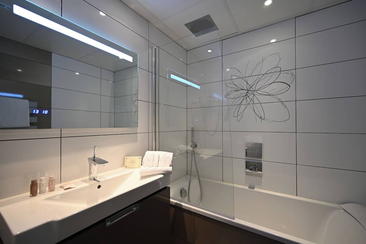 shower, free toiletries, hair dryer, bathrobes