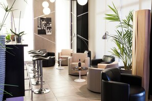 Bar (on property) - Hôtel Point France (Arcachon)