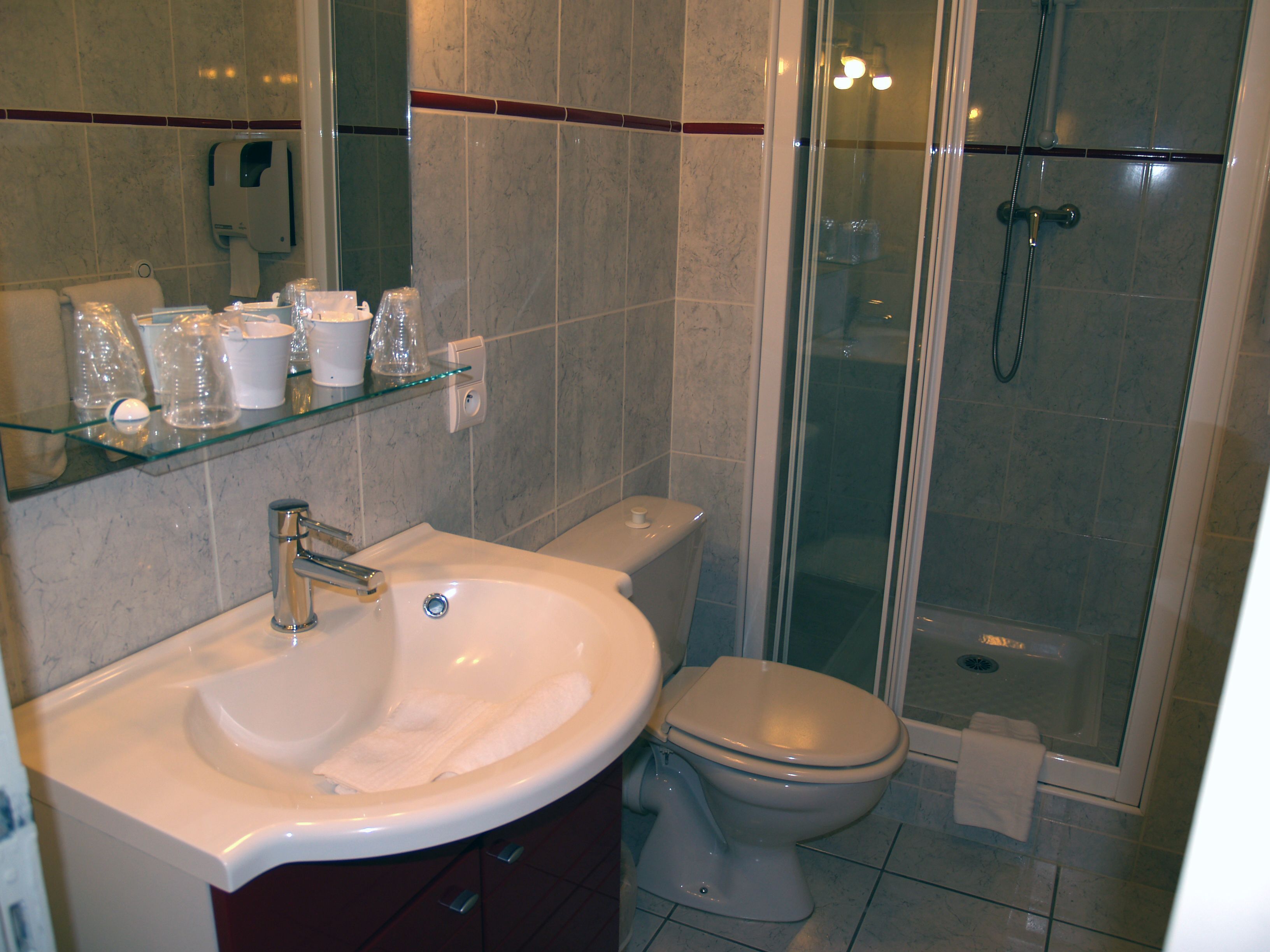 double room | bathroom | free toiletries, hair dryer, towels