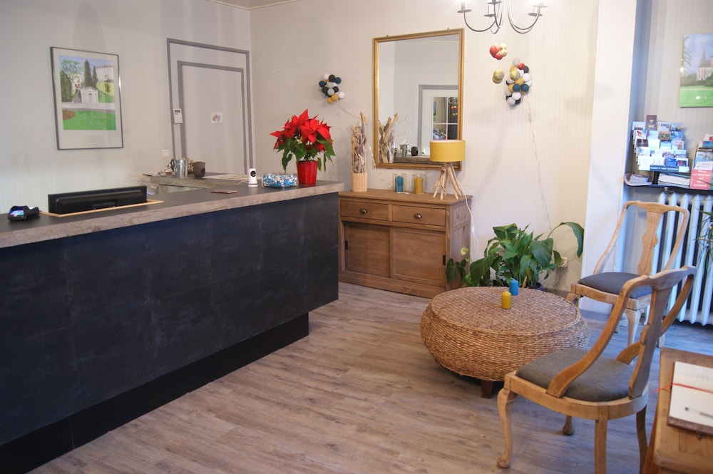 Hôtel Central by null