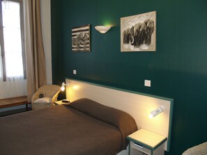 1 dormitori, escriptori, habitacions insonoritzades i wifi gratuïta 