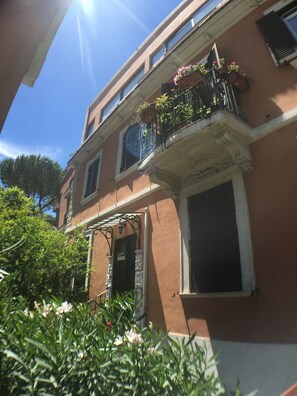 Front of property - Vatican Garden House (Rome)