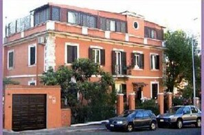 Bagian depan properti