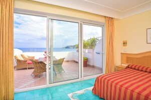 Deluxe Double Room | 1 bedroom, down comforters, desk, bed sheets