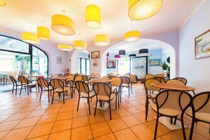 Free daily buffet breakfast  - Hotel Terme Zi' Carmela (Forio)