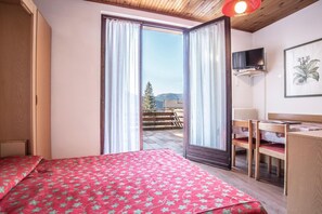 In-room safe, free cribs/infant beds, free WiFi, bed sheets - Alaska (Folgaria)
