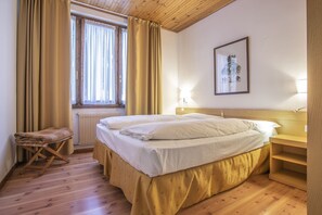 经济公寓, 1 间卧室 | 客房内保险箱、免费婴儿床、免费 WiFi、床单