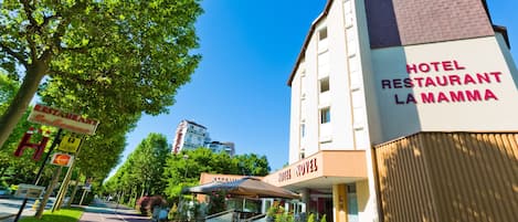 Fachada de la propiedad