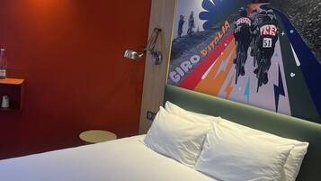 Premium bedding, in-room safe, desk, blackout drapes