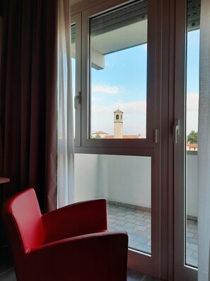 Bettwäsche aus ägyptischer Baumwolle, Minibar, Zimmersafe, Schreibtisch