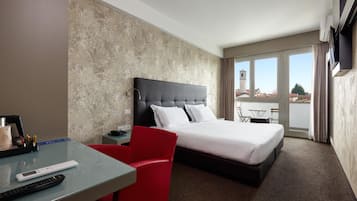 Comfort Room, 1 King Bed, Terrace, Garden View (Converts to 2 Twin Beds) | Egyptian cotton sheets, minibar, in-room safe, desk