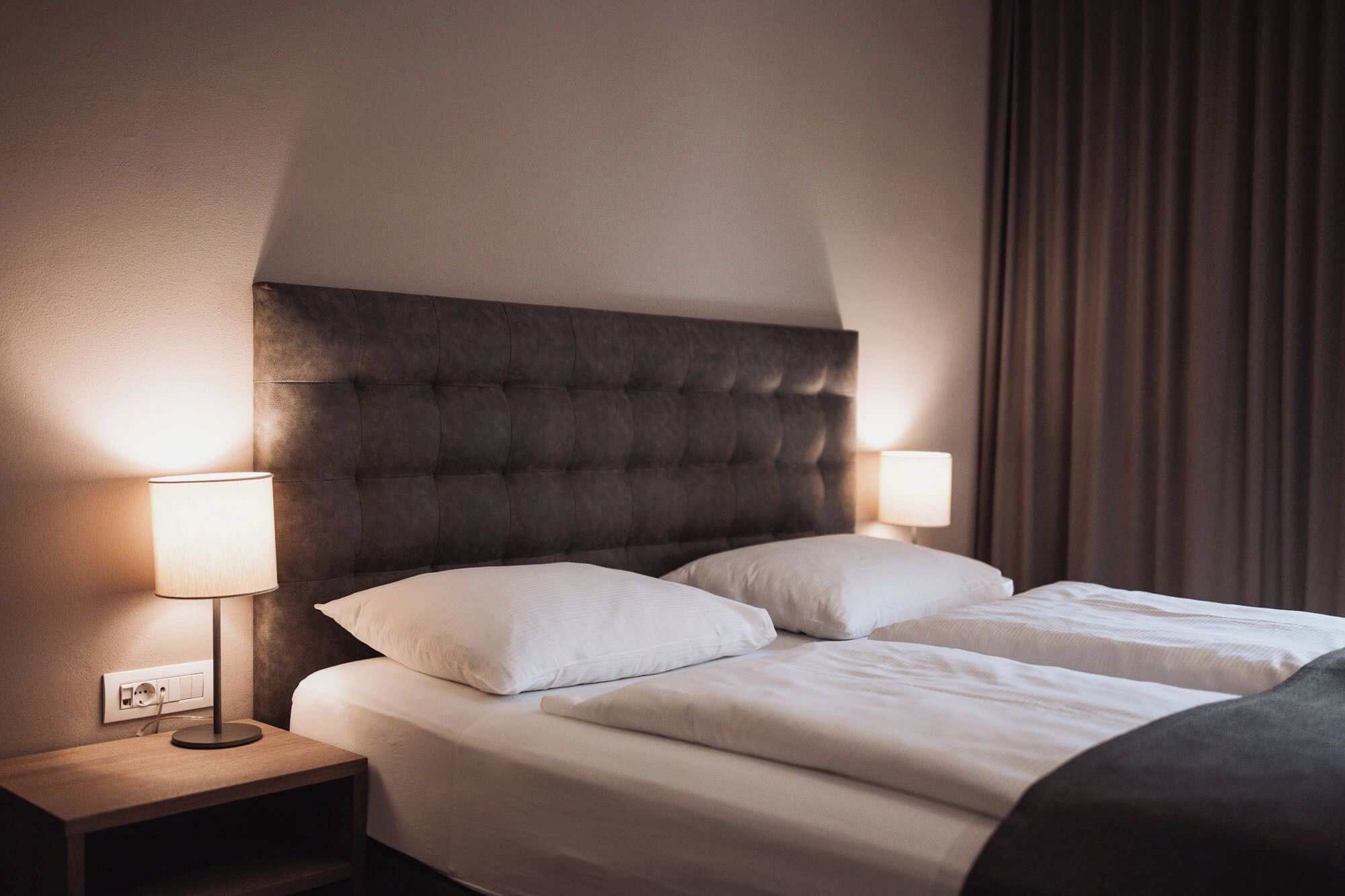 standard double room | 1 bedroom, minibar, in-room safe, desk