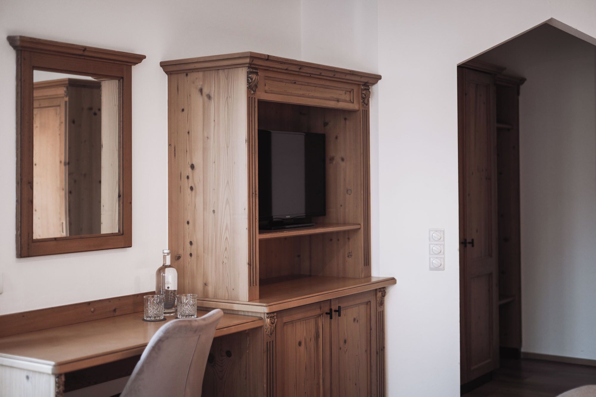 suite (tower) | 1 bedroom, minibar, in-room safe, desk