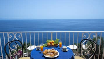 Quadrupla Standard, balcone, vista mare | Terrazza/patio