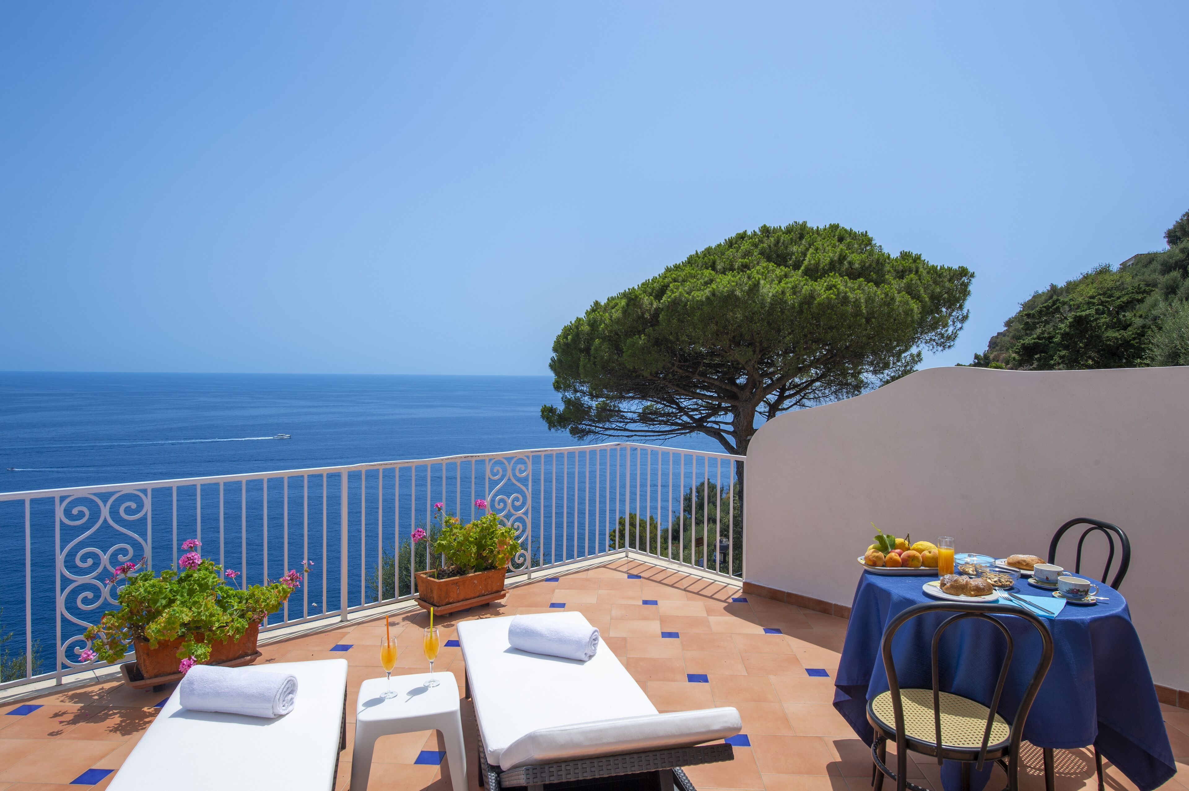 superior triple room, balcony, sea view | terrace/patio