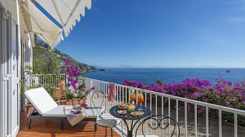 Doppel- oder Zweibettzimmer, Meerblick | Terrasse/Patio