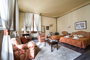 Minibar, in-room safe, desk, free WiFi - Residenza Castiglioni (Florence)