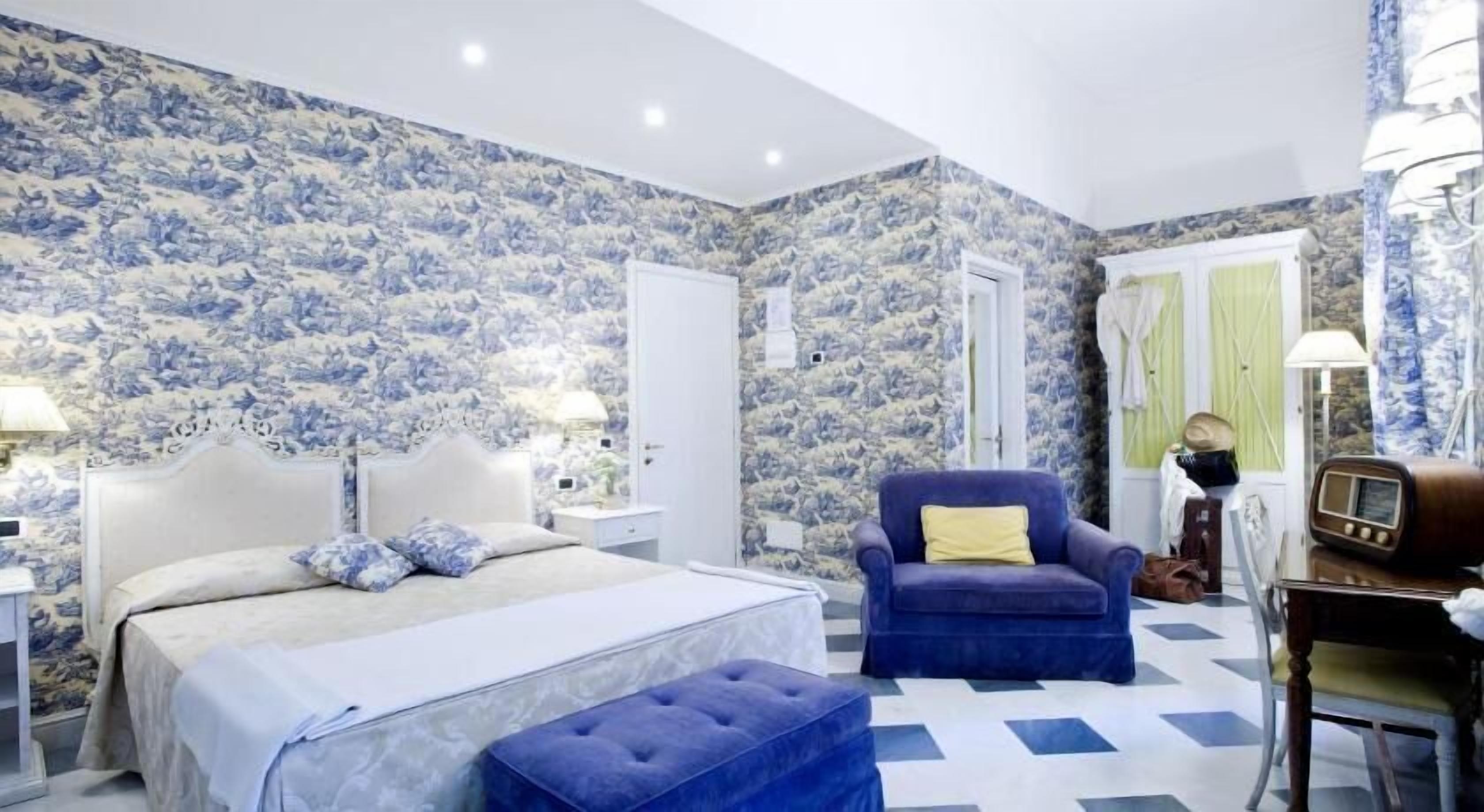 Minibar, una cassaforte in camera, una scrivania, Wi-Fi gratuito