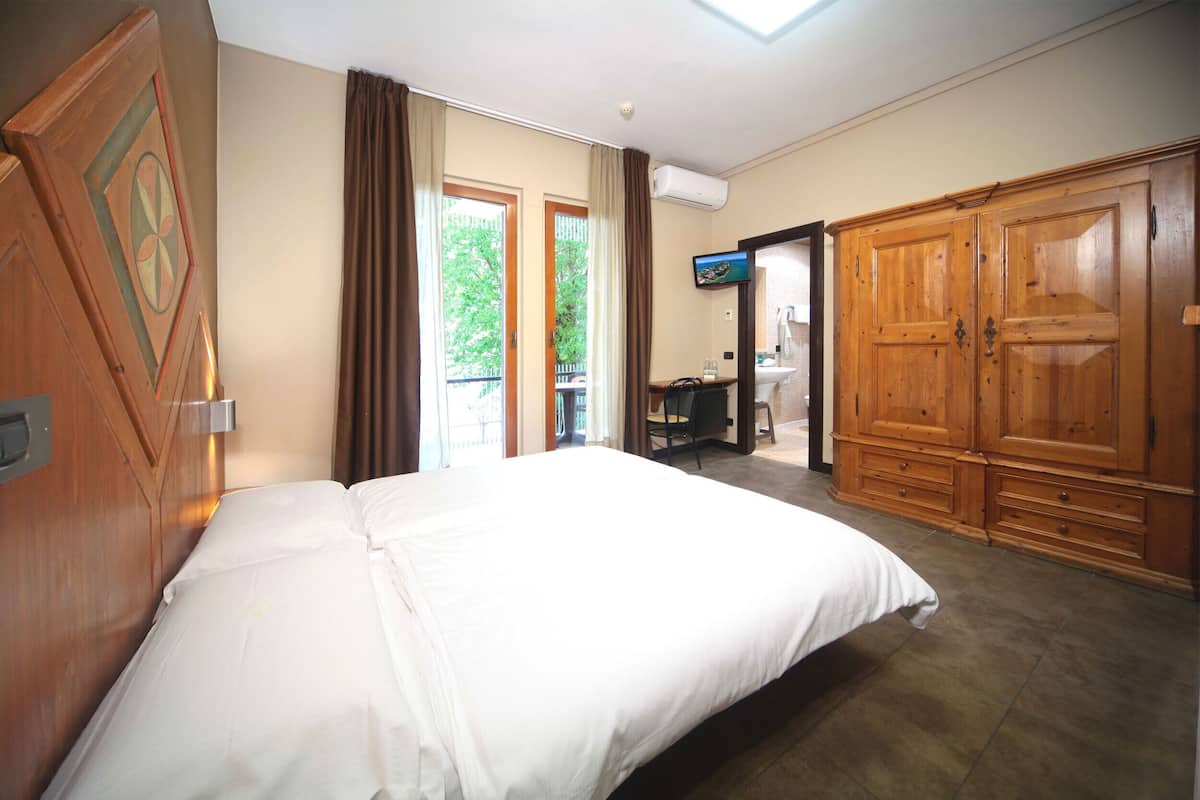 Panoramic Double Room, Balcony, Lake View | In-room safe, blackout curtains, free WiFi