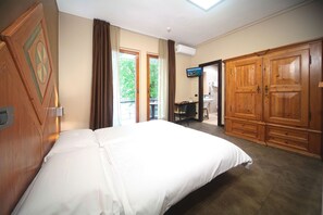 Panoramic Double Room, Balcony, Lake View | In-room safe, blackout curtains, free WiFi, bed sheets - Hotel Smeraldo (Sirmione)
