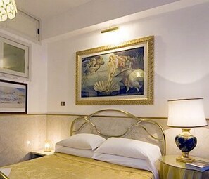Minibar, in-room safe, individually furnished, desk - Babri Simintaj (Rome)