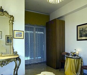 Minibar, in-room safe, individually furnished, desk