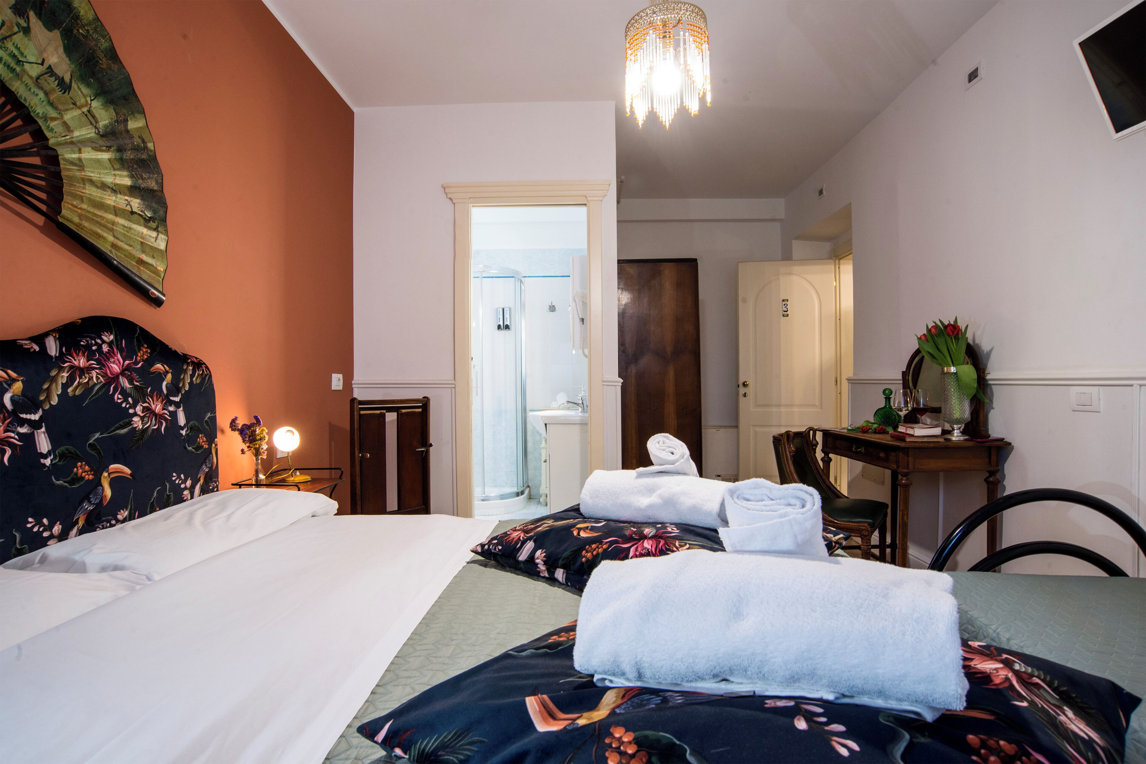 Míníbar, öryggishólf í herbergi, sérhannaðar innréttingar