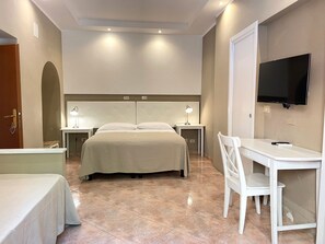 Standard Triple Room, 1 Bedroom - Antica Locanda Palmieri (Rome)