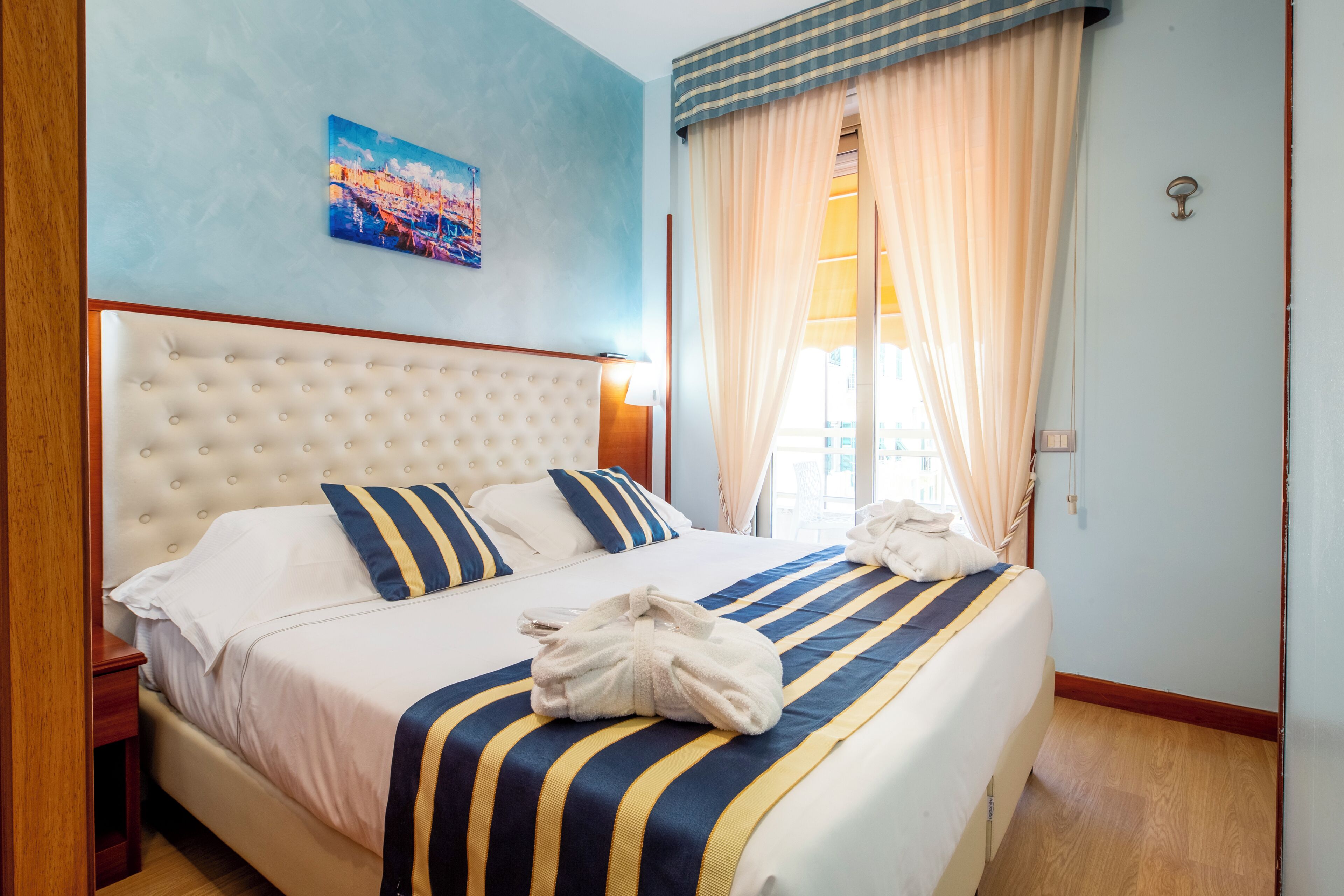 Comfort Apartment, 1 Bedroom, Kitchenette | In-room safe, iron/ironing board, free WiFi, bed sheets