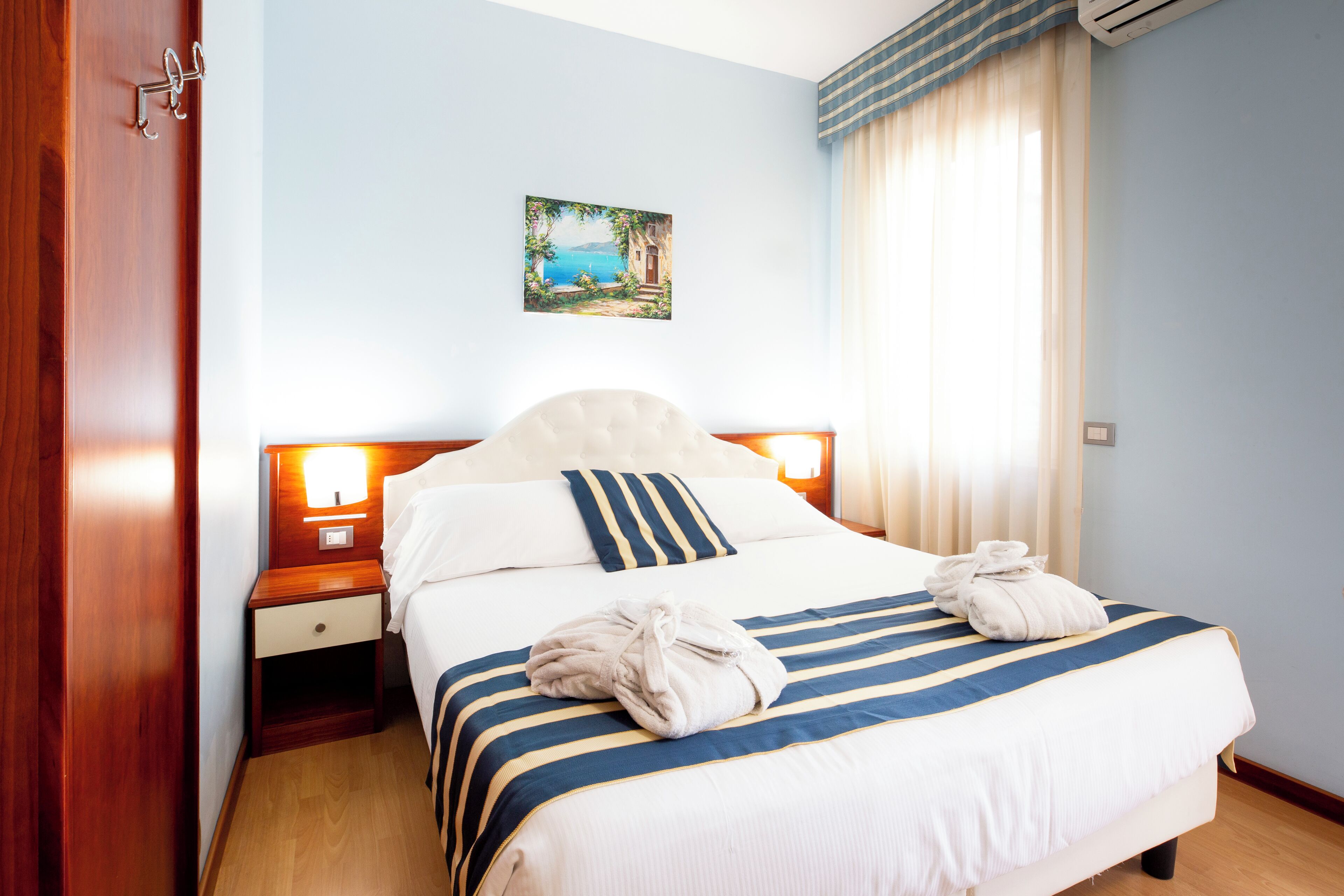 Smart Apartment | In-room safe, iron/ironing board, free WiFi, bed sheets