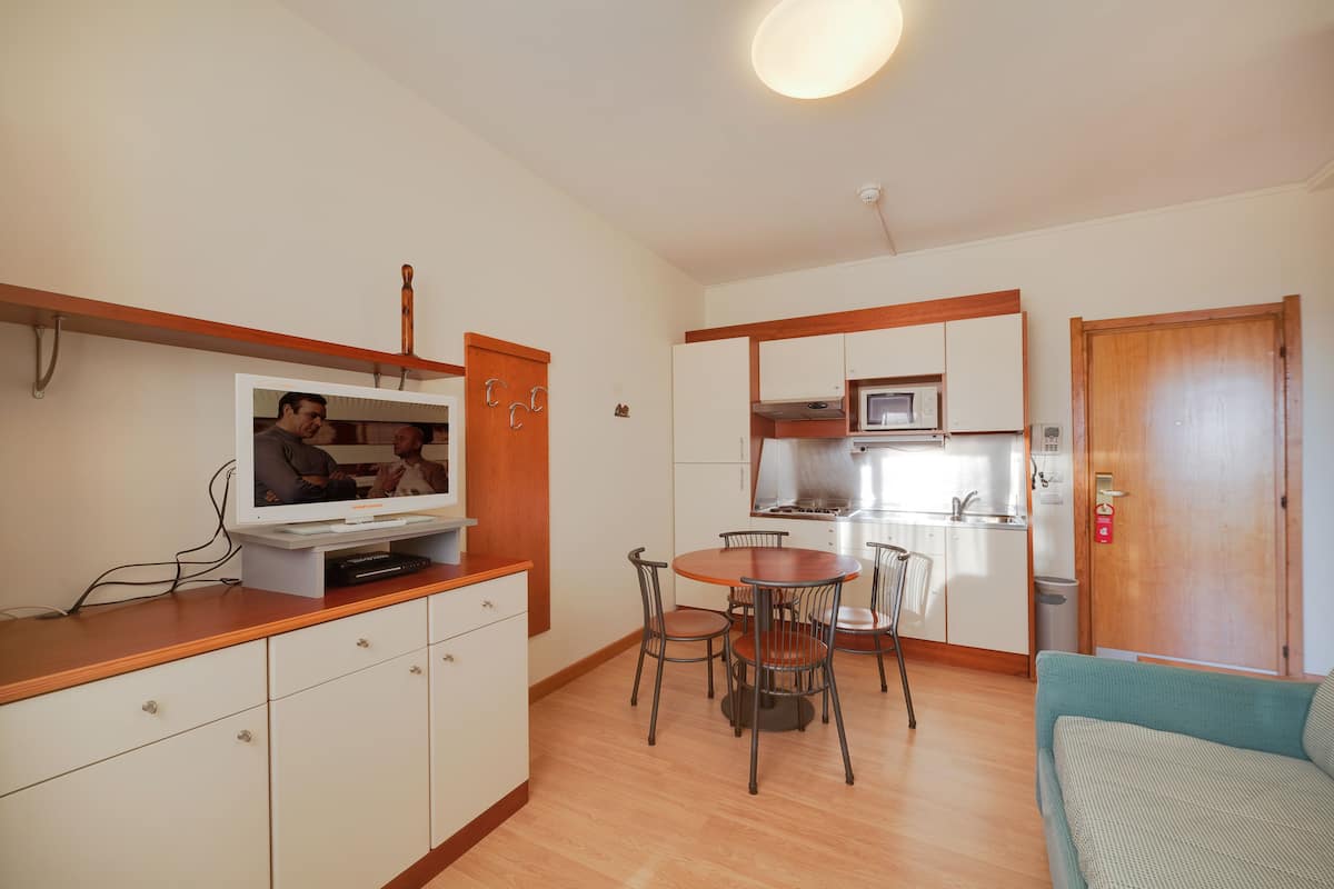 Comfort Apartment, 1 Bedroom, Kitchenette | 2 bedrooms, in-room safe, iron/ironing board, free WiFi