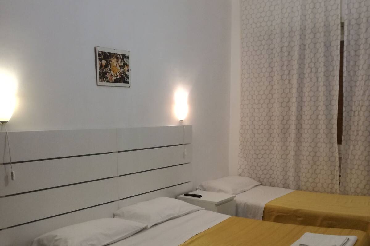 Triple Room, Shared Bathroom | Egyptian cotton sheets, premium bedding, desk