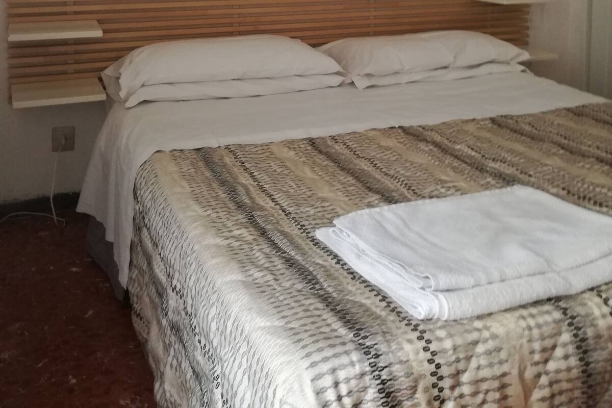 Egyptian cotton sheets, premium bedding, desk