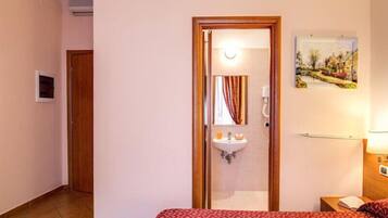 Pillowtop-Betten, Zimmersafe, Schreibtisch, schallisolierte Zimmer