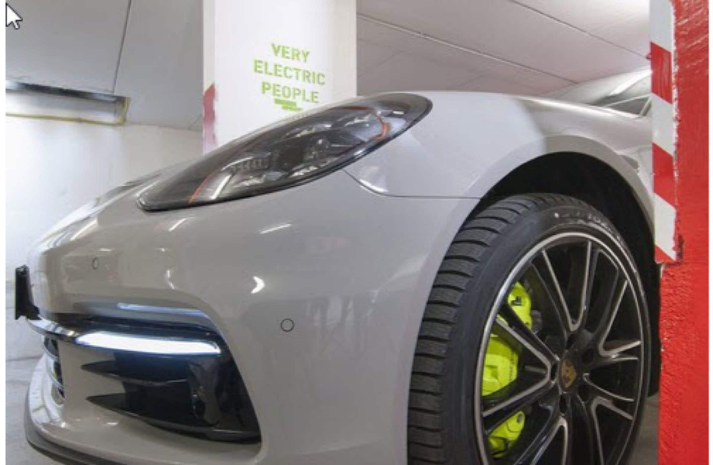 self-parking (surcharge) 10 per day