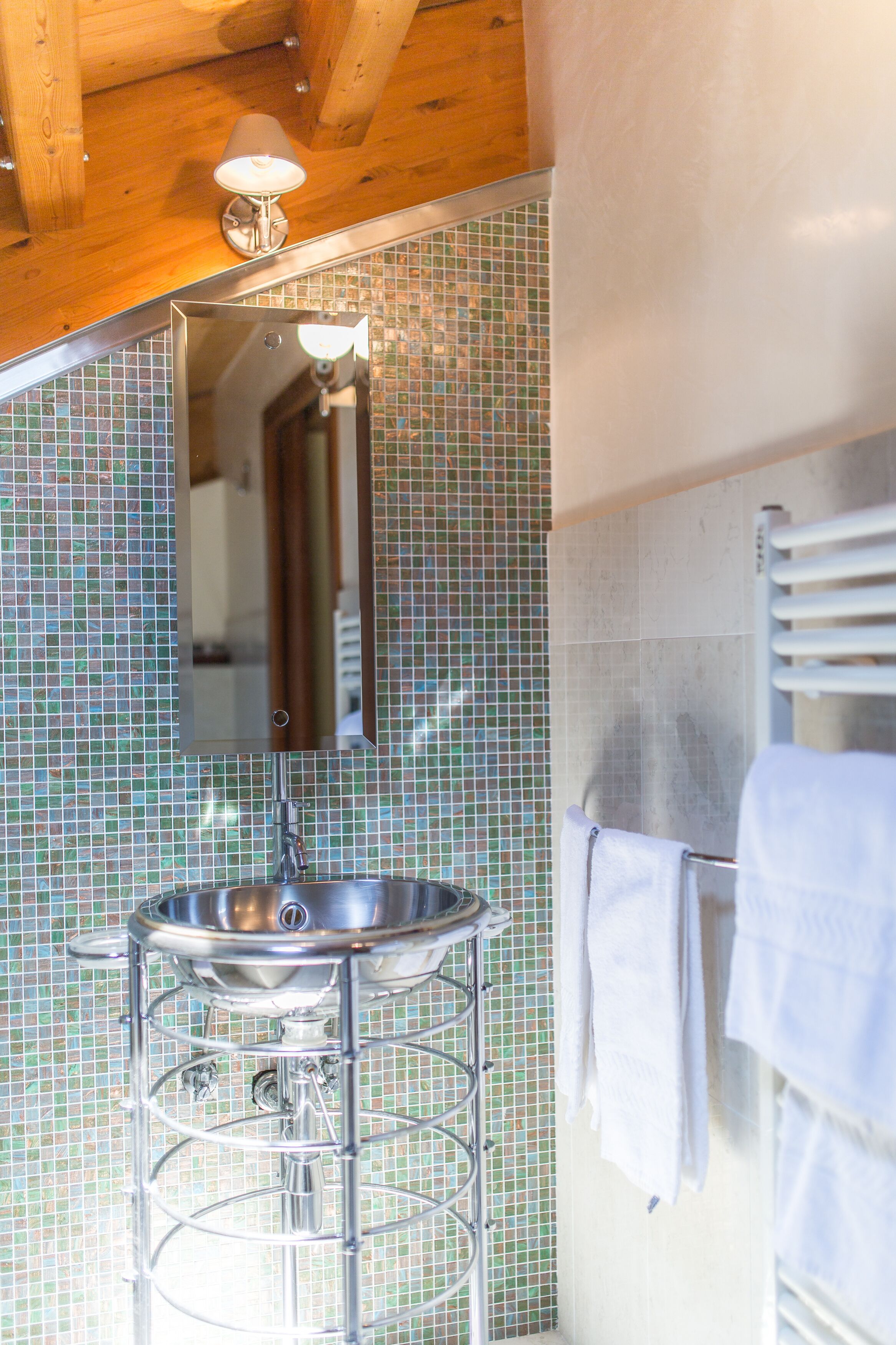 quadruple room | bathroom | shower, free toiletries, hair dryer, bidet