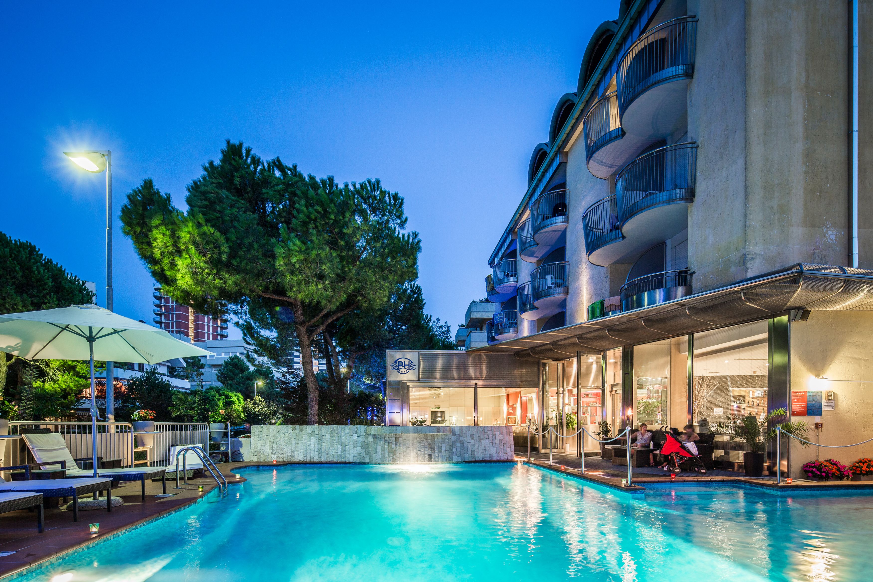 outdoor pool, pool umbrellas, pool loungers