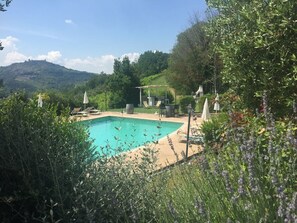 Seasonal outdoor pool - Re Artù Assisi Country Lifestyle (Assisi)
