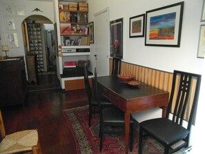 Dining - Abitazione Pigneto bed & breakfast (Rome)