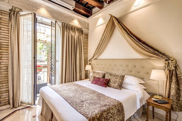 2 間睡房、高級寢具、房內夾萬、書桌