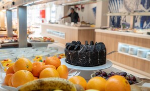 Frokost, lunsj og middag serveres