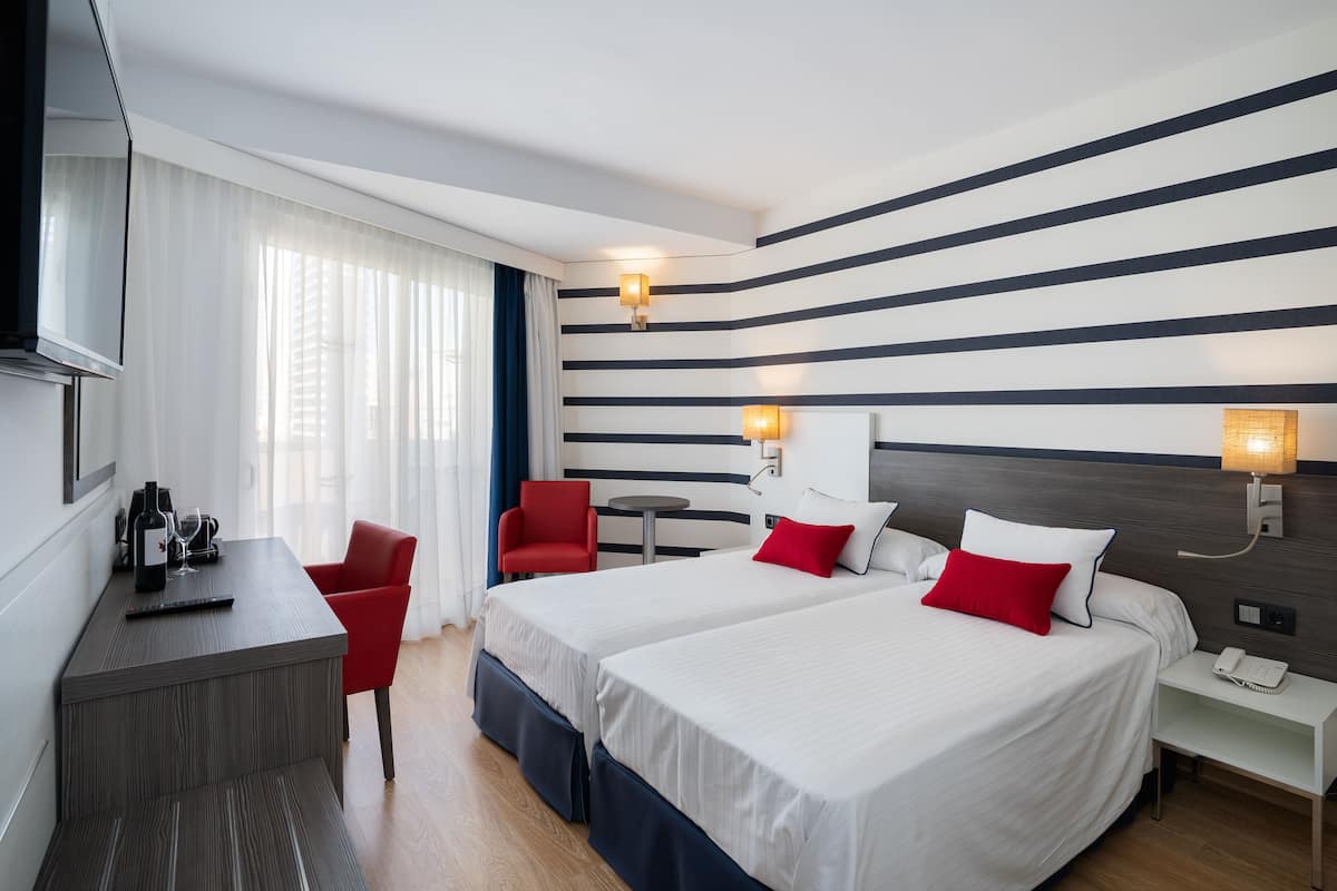Minibar, in-room safe, soundproofing, free WiFi