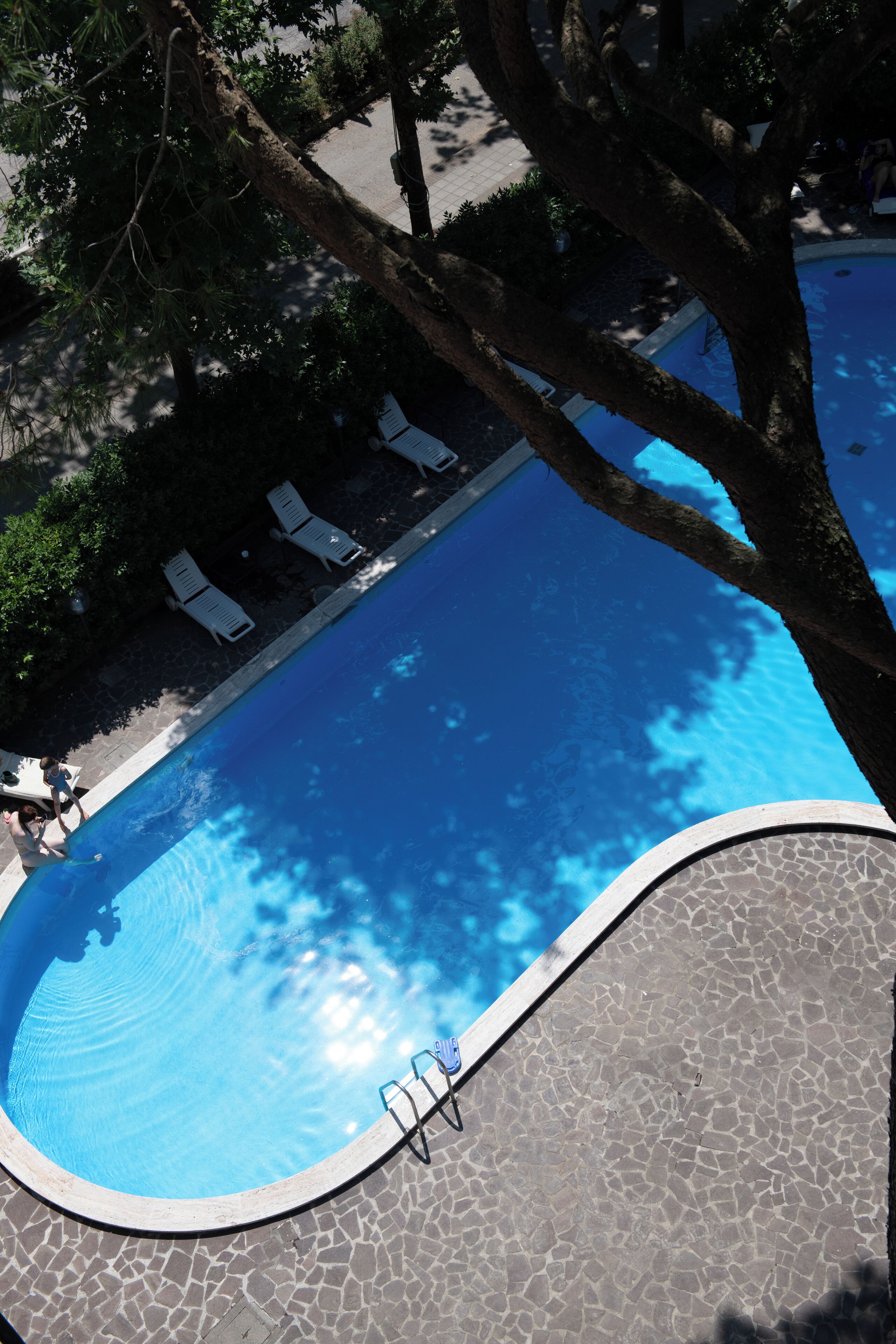 Piscina stagionale all'aperto, lettini
