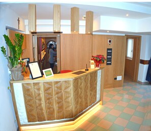 Inn-/utsjekkingsautomat