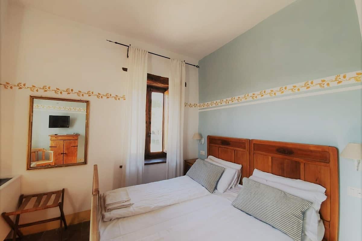 Classic Double or Twin Room | Desk, WiFi (free)