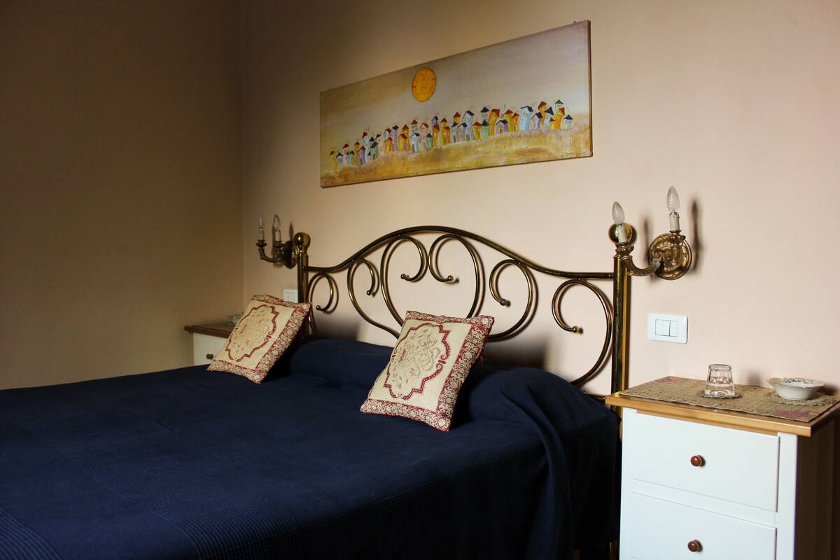 Klassieke kamer, 1 twee- of 2 eenpersoonsbedden, 1 queensize bed, uitzicht op meer (Lake View) | Een strijkplank/strijkijzer, gratis wifi, beddengoed